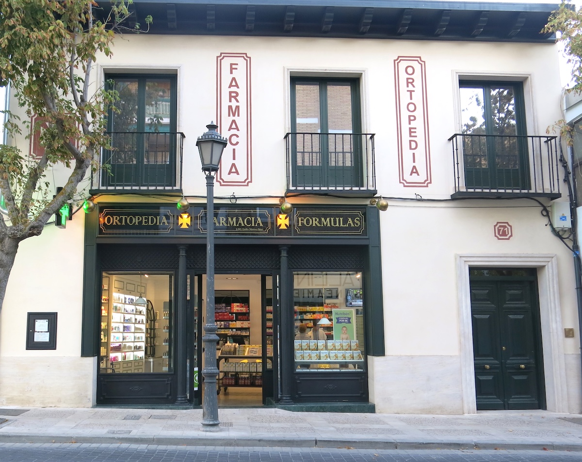 Fachada Farmacia Navalcarnero C/ San Roque 71